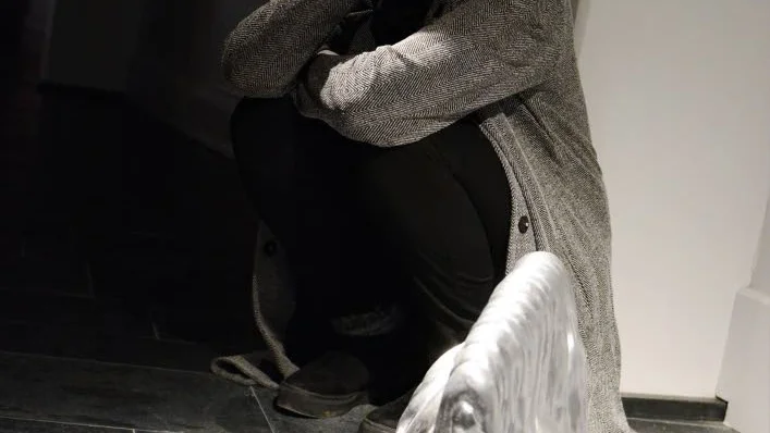 Anja Örn. vid en del av hennes installation