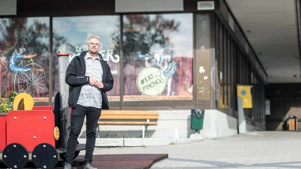 Snart kommer Pinchos-skyltarna att få sällskap av Tempo vilket blir mataffären som ska rymmas i Kupolenhuset. Daniel Ringholt blir drivkraften bakom affären.
