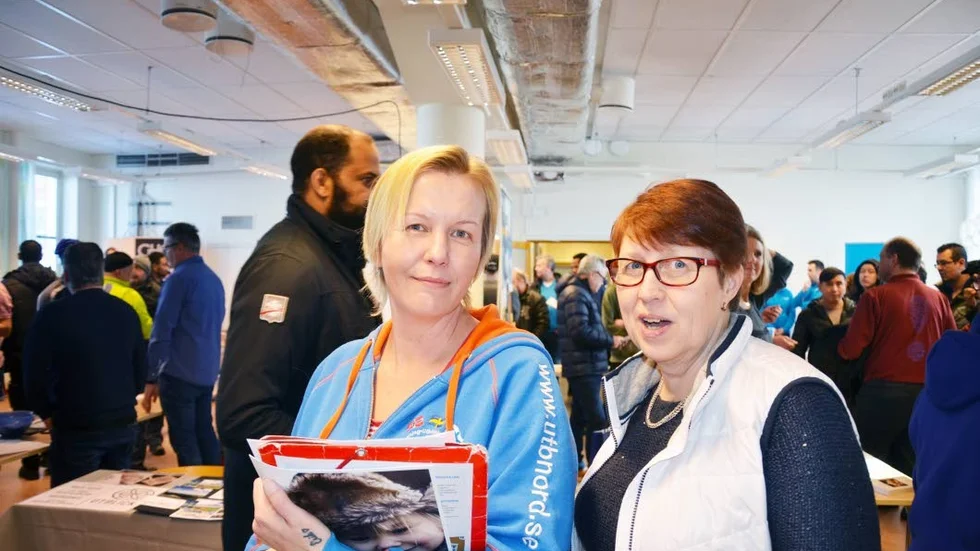 Söker jobb. Johanna Sova och Irene Kettunen går undersköterskeutbildningen.