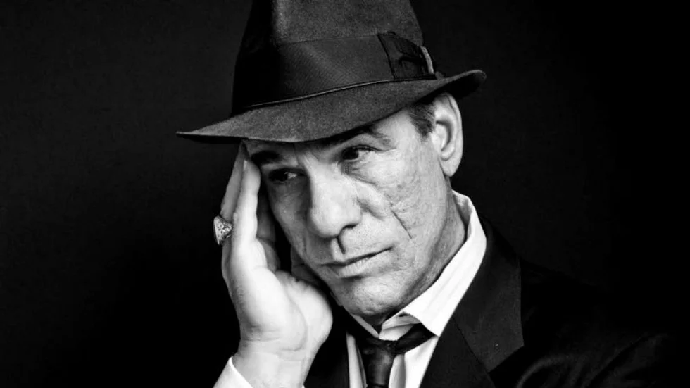 Robert Davi.