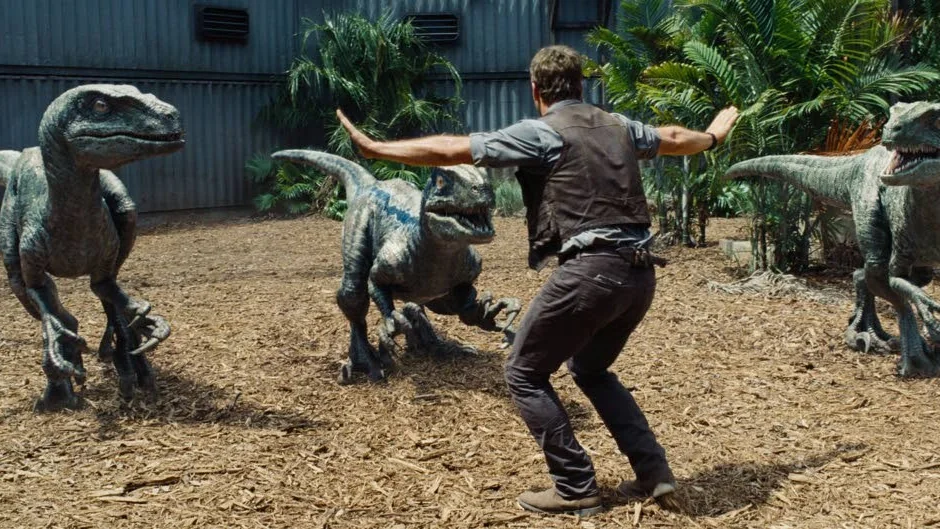 22 år efter det att John Hammonds dröm om en dinosauriepark blir den sann. Tim Andersson har sett förhistoriska ödlor i "Jurassic World".
