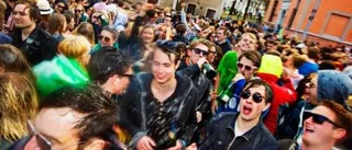 Flera tusen på champagnegalopp
