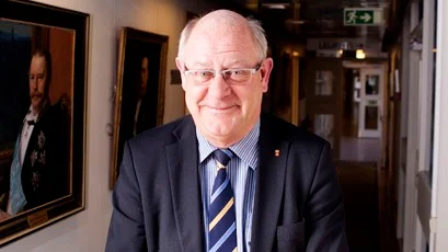 Peter Egart är landshövdingi Uppsala.
