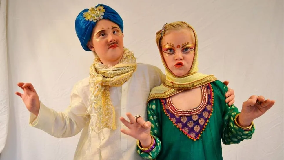 David och Moa medverkar i Labanskolans nya kabaré.