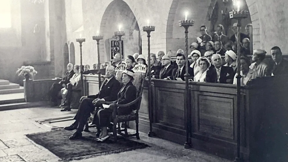 18 juni 1962 var kungaparet Gustaf Adolf och Louise hedersgäster vid Vreta klosters 800-årsjubileum. Här under den inledande högmässan där biskop Ragnar Askmark höll predikan. Det var år 1162 som kung Karl Sverkersson upplät Vreta kungsgård till kloster.