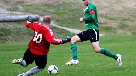 Robert Jarneland, Rosvik, rullar in matchens sista mål bakom Luleås målvakt. Robert gjorde två mål och tillhörde som vanligt planens bästa spelare.