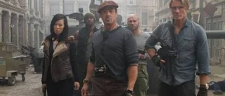 Hejdlöst publikfrieri i tradig actionfilm