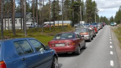Sällan har väl så många bilar varit i byn Radnejaur som i lördags när det hölls auktion.
