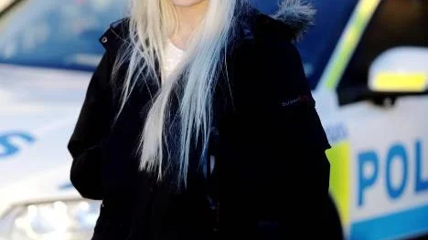 17-åriga Jenny Stenvall har sina framtidsplaner klart uttalade - polisyrket är vad som gäller. Blåljus går som en röd tråd i hennes yrkesplaner.