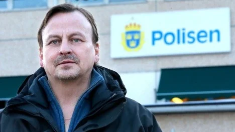 Pitepolisen tog under tisdagen över utredningen av människorovet. Utredningschefen Aron Backman har inte så mycket att berätta än, men uppger att hotbilden mot mannen har med hans jobb att göra.