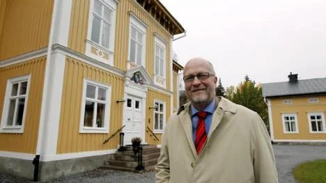 Sven-Erik Österberg har skrivit sig i Luleå och flyttat in i residenset med hustrun Ann-Marie. "En mentalt helt rätt flytt", säger han.