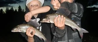 Petrus, 11, tar med sig farsan till Vuoggatjålme