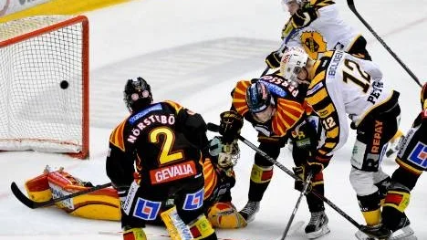 Tvåmålsskytten Viktor Arvidsson (längst bort) var stekhet i måndagens kvartsfinal.