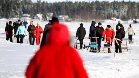 Isbanan utanför centrala Piteå är stängd för skridskoåkning till följd av det varma vädret. Sparkåkning bör dock gå bra meddelar parkförvaltningen.