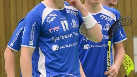 Emil Lindmark gjorde fyra mål när K4 tog en ny seger på vägen mot division  1-kvalet.
