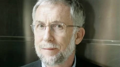 Lars E O Svensson.