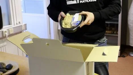 Maten i Pappas matkasse tillverkas i Boden, där den sedan förpackas och körs ut till beställarna. Vd och en av grundarna Roger Blombäckvill i framtiden utveckla konceptet och även leverera till företag.