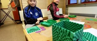 Kreativa pärlbyggare skapar 3D-kyrka