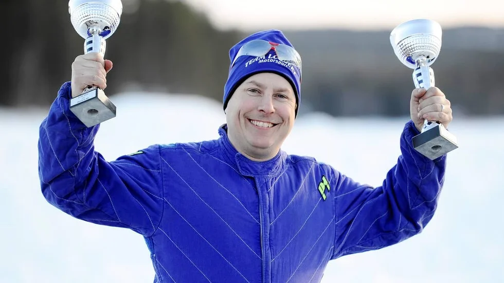 Log ikapp. Daniel Loggert, Älvsbyn, hade en trevlig dag i Morjärv och höll ihop sin körning.