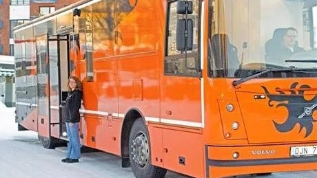 Bodens tolv meter långa bokbuss rullar ner till bokmässan i Göteborg.