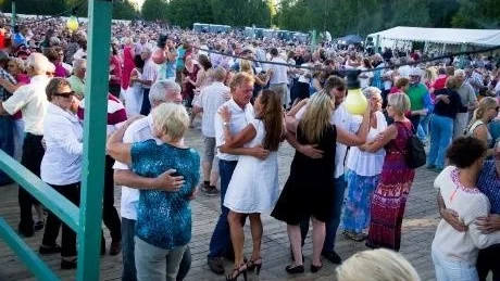 Dansbanan myllrade av folk hela kvällen.
