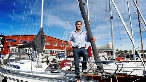 ÄLSKAR SKÄRGÅRDEN. Båtar och skärgård är han liv. Så inte konstigt att Per Hägglund blev glad då han fick jobbet som skärgårdssamordnare.