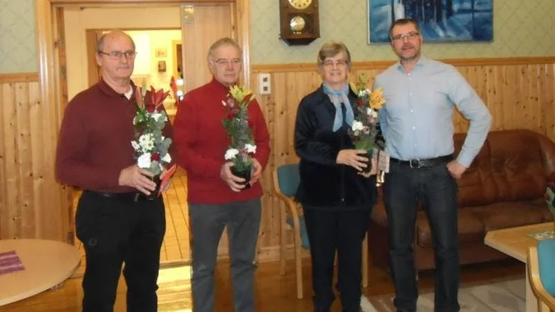Avtackade. Gunnar Glanberg, Olof Gustafsson och Elisabeth Eliasson avtackades av ordförande Lorentz Holmgren.