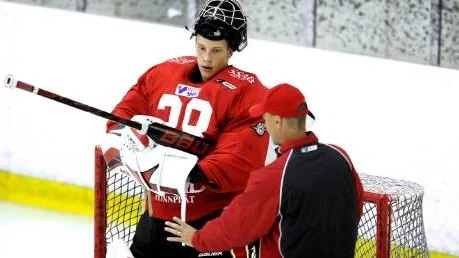 vaktar målet. Anders Nilsson får chansen i dagens match mot Mora. Foto: PETRA ISAKSSON