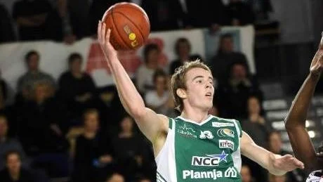 avgjorde. Christopher Ryan hade inte haft någon lyckad kväll från straffkastlinjen när han fick chansen att avgöra matchen med straffar i förlängningen. Och han lyckades.