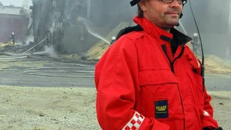 STOR STYRKA. Räddningstjänsten från både Boden och Älvsbyn, samt Bodens deltidsbrandmän deltog i släckningsarbetet, som leddes av Patrik Juhlin.