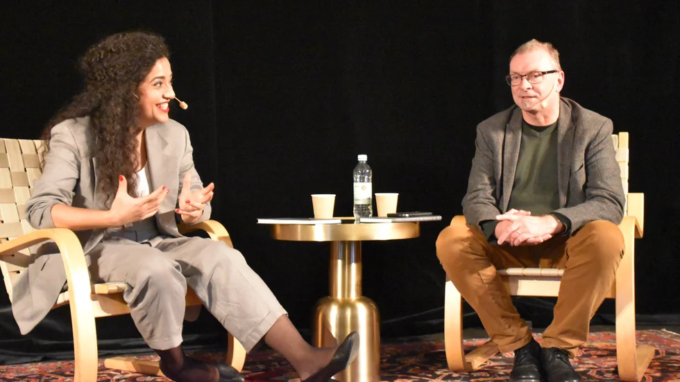 Athena Farroukhzad i samtal med Mats Granberg om diktsamlingen ”Åsnans år”.