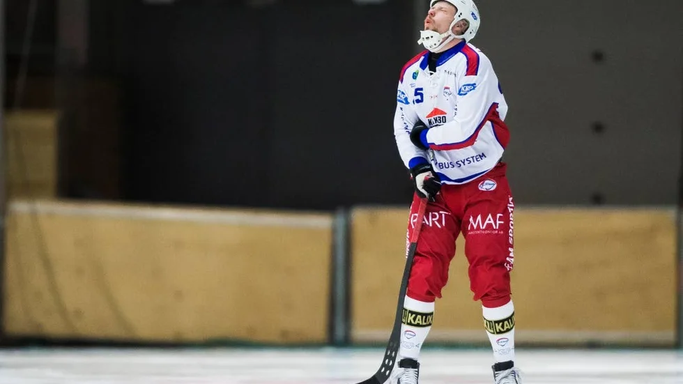 Målskytt. Jimmy Berglund höll hoppet vid liv efter sin kvittering, men sedan rann sifforna iväg rejält.