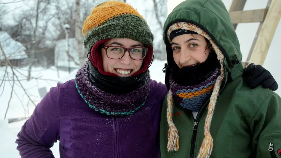 SKULPTÖRER. Lucia Retamosa och Aina Sallés från Barcelona utgör laget "Catalonia".