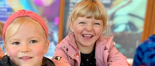 "När jag blir stor ska jag skriva egna sagor," säger Asta fem år • Succé första dagen av Berättarfestivalen 2022 