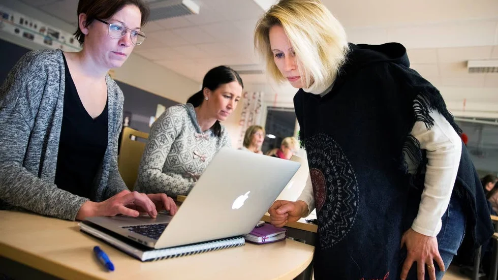 Explosion. "Nu satsas det och nu kommer möjligheterna", säger läraren Katarina Eriksson, framför kollegorna Chanette Nilimaa och Linda Starenhed.