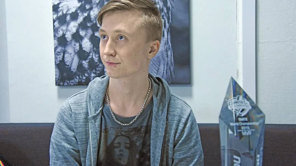 Världsmästare. 21-årige André Brännvall kan i dag nästan kalla sig miljonär. Han fick över 850.000 kronor efter att vunnit VM i Smite.