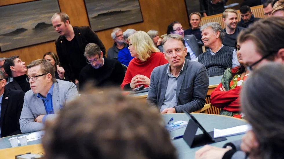 Färre p-platser. Jan Nyberg (MP) vill att kommunen minskar antalet billiga p-platserna för kommunaställda i centrum.