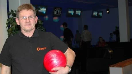 OPTIMIST. Entreprenören och bowlingentusiasten Lasse Hedqvist tror starkt på den nyinvigda bowlinghallen i Kalix.