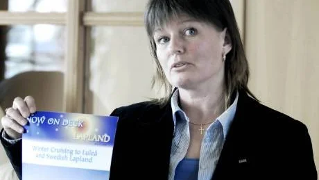 VIKTIGA INTÄKTER. Lyxkryssarnas passagerare stannar visserligen bara över dagen när de kommer men de hinner ändå spendera en hel del pengar. "Undersökningar visar att de i genomsnitt gör av med 2.000 kronor. Luleå tog emot 3.000 besökare från fartygen i fjol och de spenderade alltså cirka sex miljoner kronor", säger Elisabeth Ennefors, VD för Visit Luleå.