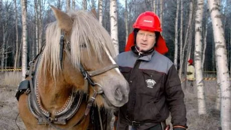PROFFS. Lars-Olov Lundgren från Blåsmark har flera SM-placeringar - nu blev han distriktsmästare tillsammans med sin Vilma.