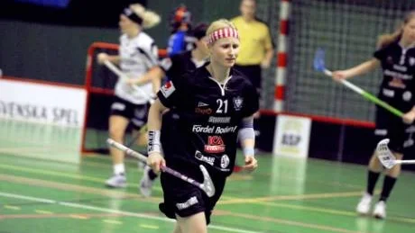 Slutet. Michaela Kathriners målskytte hjälpte inte. Ett nervöst IBK Boden förlorade måstematchen mot Ö-vik med 4-6 och nu väntar spel i division I.