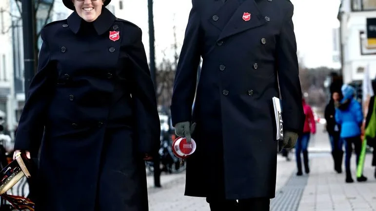 Kathleen Johansson och Erik Johansson en officer och en soldat i Jesu tjänst på Luleås gator.