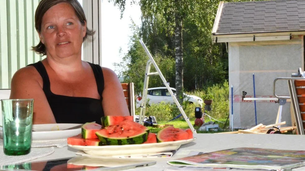 Bearbetar. Lena Ekh pustar ut med en melon efter den uppskakande förmiddagen i Mjöfjärden. "Jag är alldeles skakis".