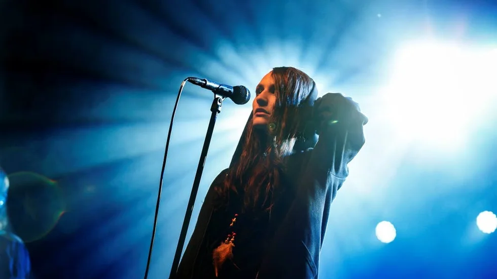 Nicole Sabouné – kontraster och mörker.