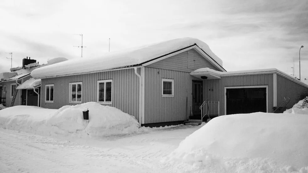 Första huset. Det allra första Älvsbyhuset såldes till en köpare i Älvsbyn.