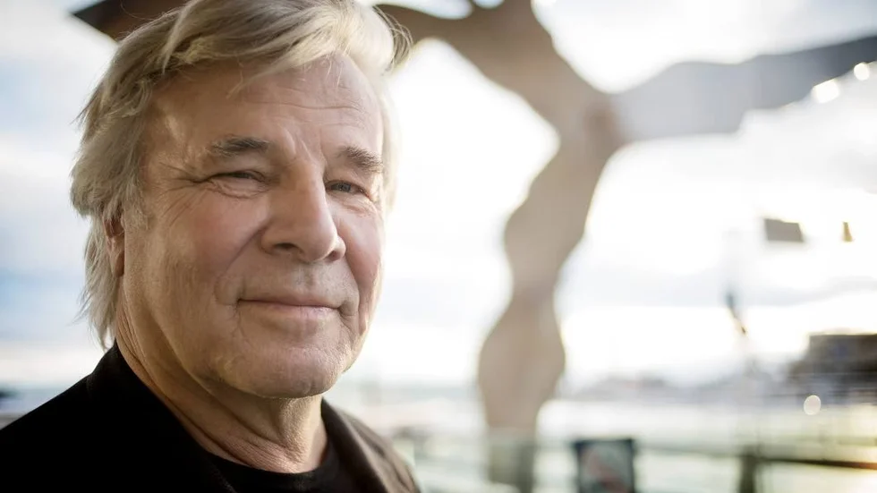Kaos. Jan Guillou vänder sig mot vänstern och oordningen i klassrummen.
