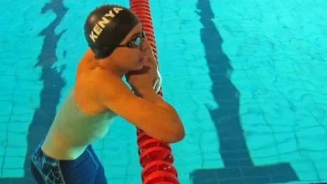 Jacob Danielsson, Piteå Sim, pustar ut och inväntar de sista medtävlarna efter att ha vunnit 400 meter frisim herrar i tidsklassen 5.45 med en sluttid på 5.37.28.