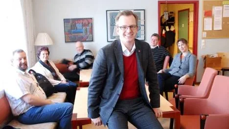 Sverige lär av Arvidsjaur. Socialdemokraternas utbildningspolitiske talesperson Mikael Damberg med S-politikern Patrik Åman, skolchefen Annette Rylén, S-politiker Tycko Johansson, Ringelskolans rektor Christopher Granberg och föreskoleansvariga Marja Lundmark.