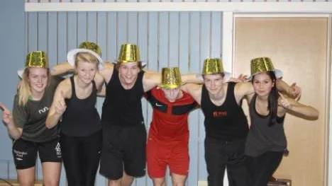 "Legenderna" kammade hem guldhattarna. Från vänster: Jenny Berglund, Erika Staffansdotter, Joel Edström, Viktor Säthergren, Anton Johansson och Maria Höglund.