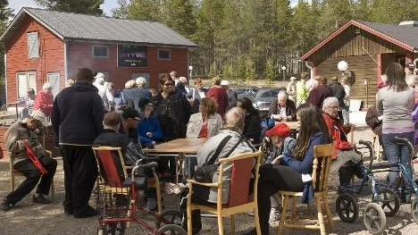 Över tvåhundra personer kom till Sameland, före detta festplatsen Karlavagnen, och den sommarfest som på onsdagen arrangerades för alla äldre och funktionsnedsatta i Arvidsjaur.